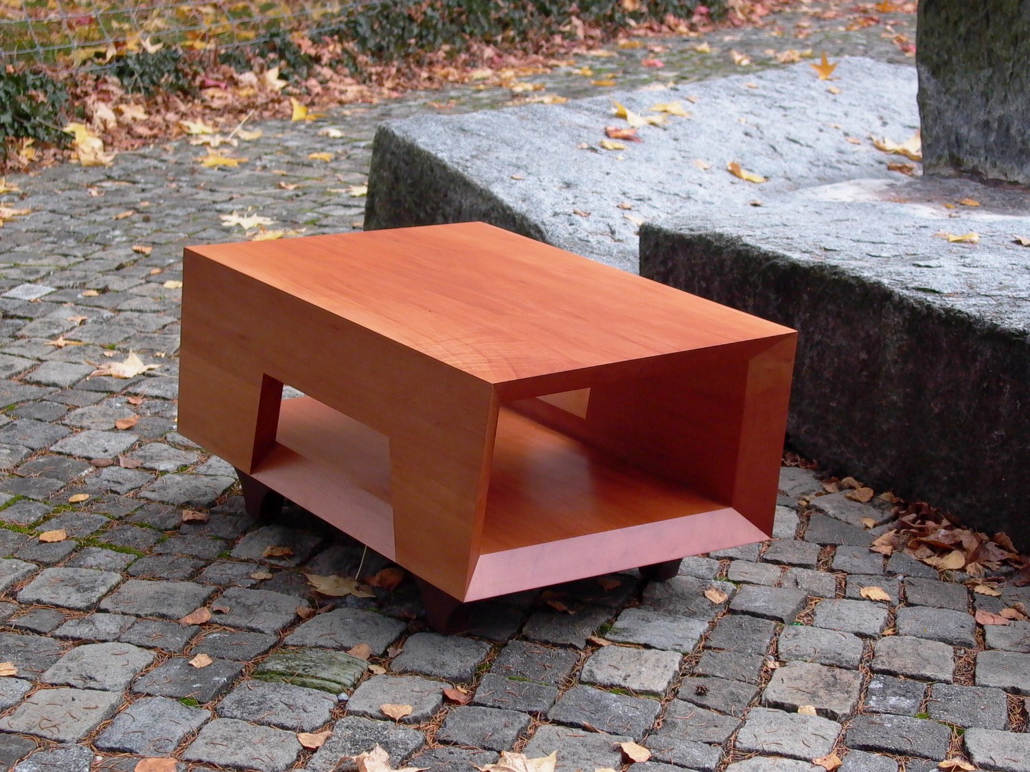 2010 Orus Lounch-Tisch in Birnbaum