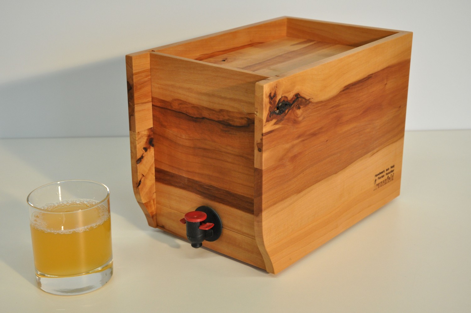 2016 Moschtbox aus Apfelholz