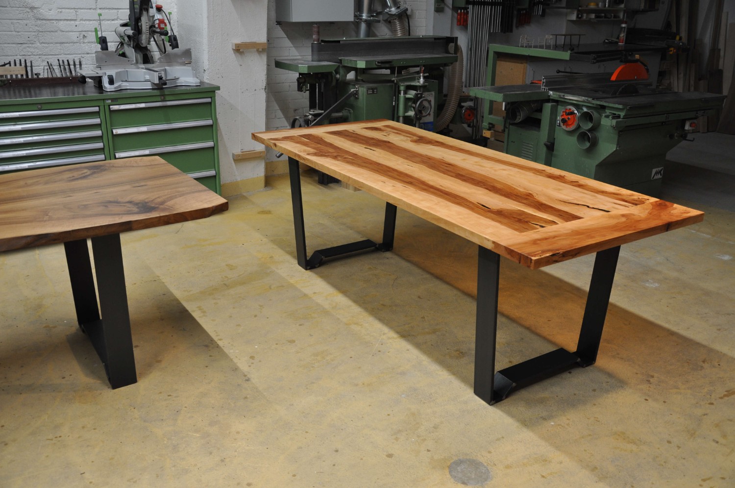 2020 Esstisch in Apfel