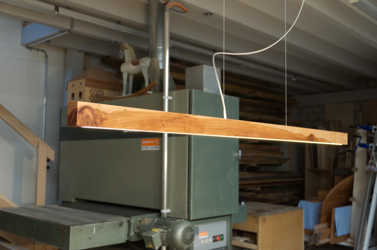 2020 Lampe in Apfelholz