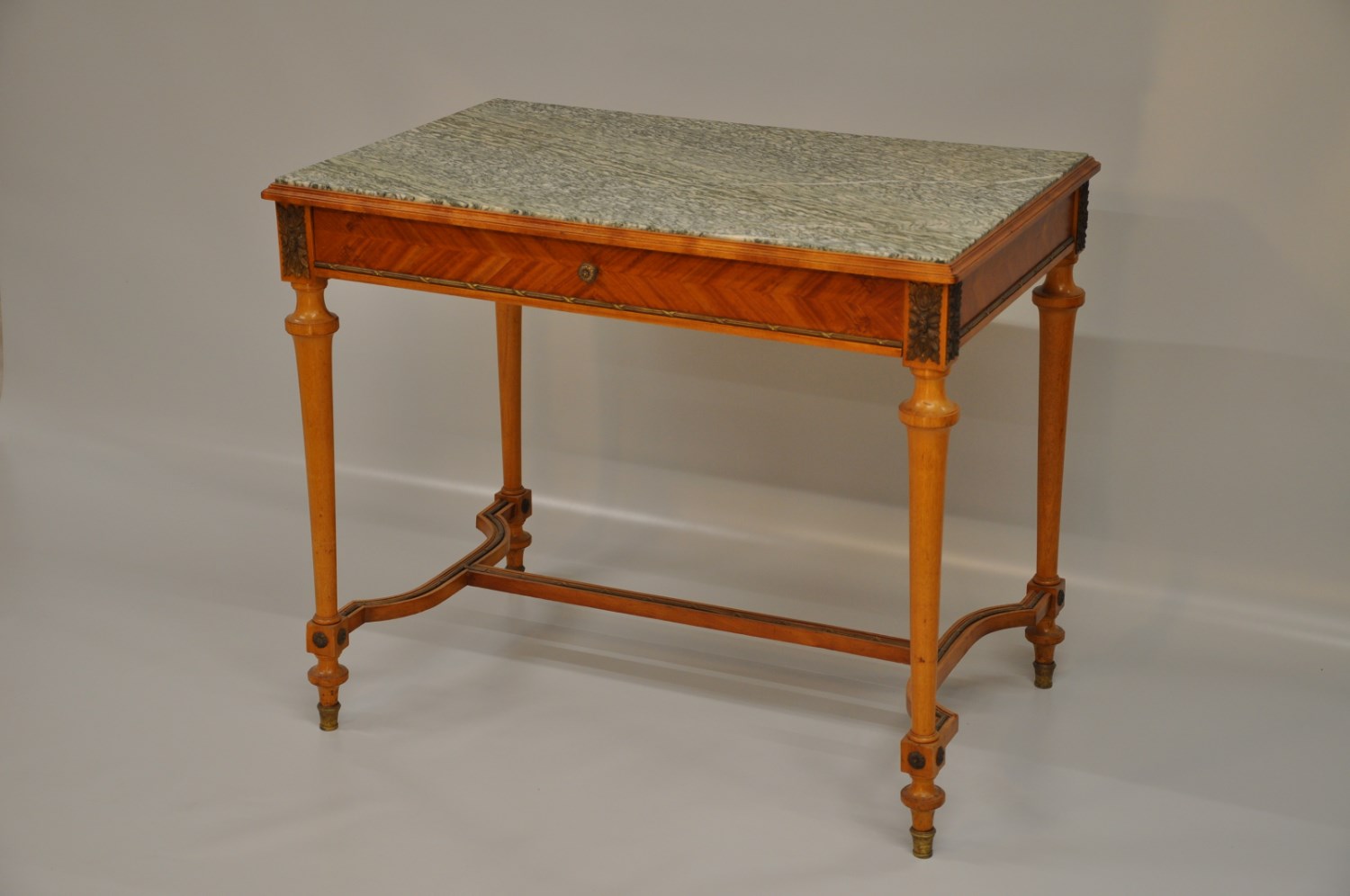 Tisch Louis XVI